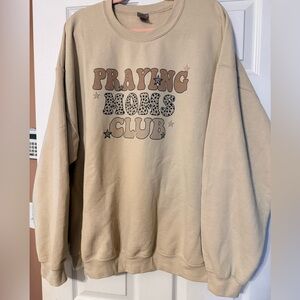 Women’s Graphic Gildan Crewneck